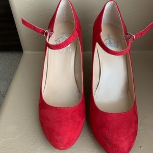 Retro red heels size 9